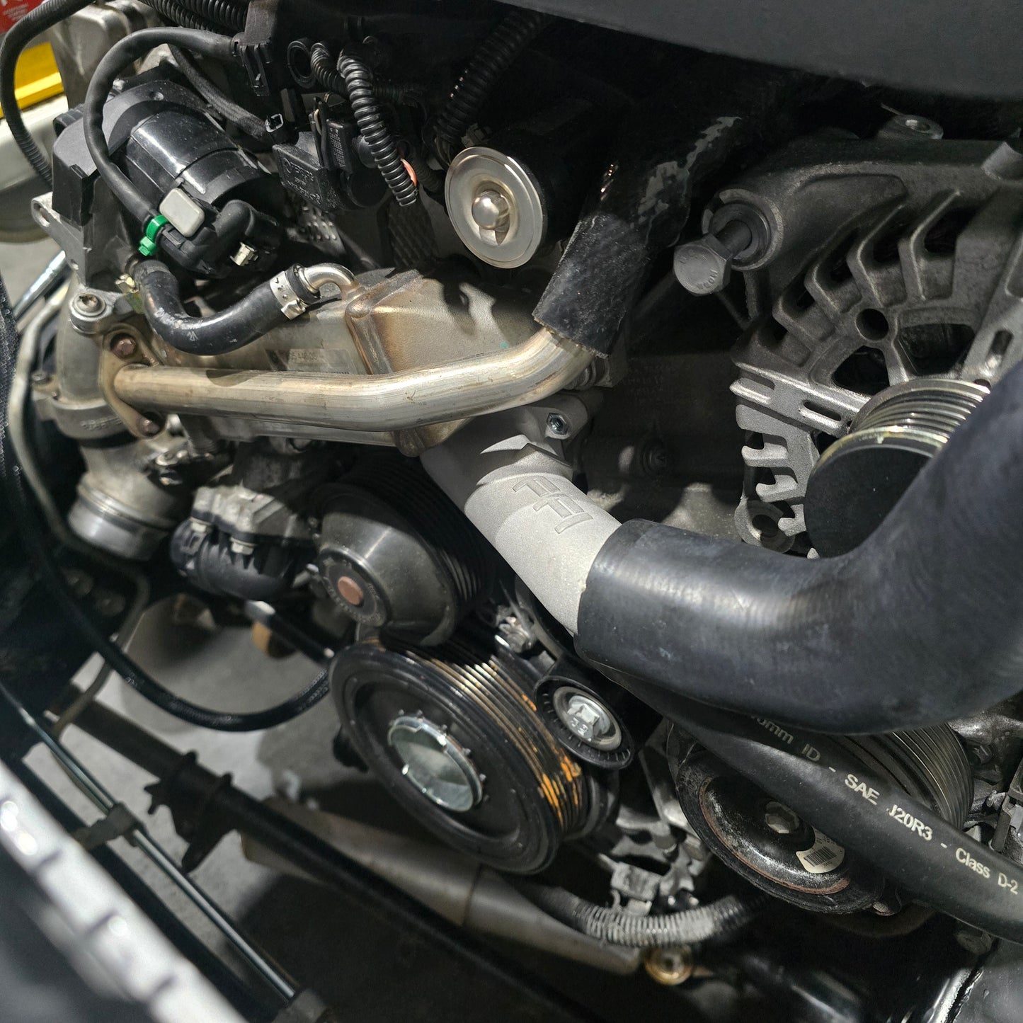 N57 Top Radiator Outlet